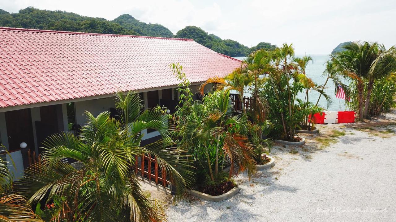 Penarak Bamboo Beach Motel Kuah Exterior foto